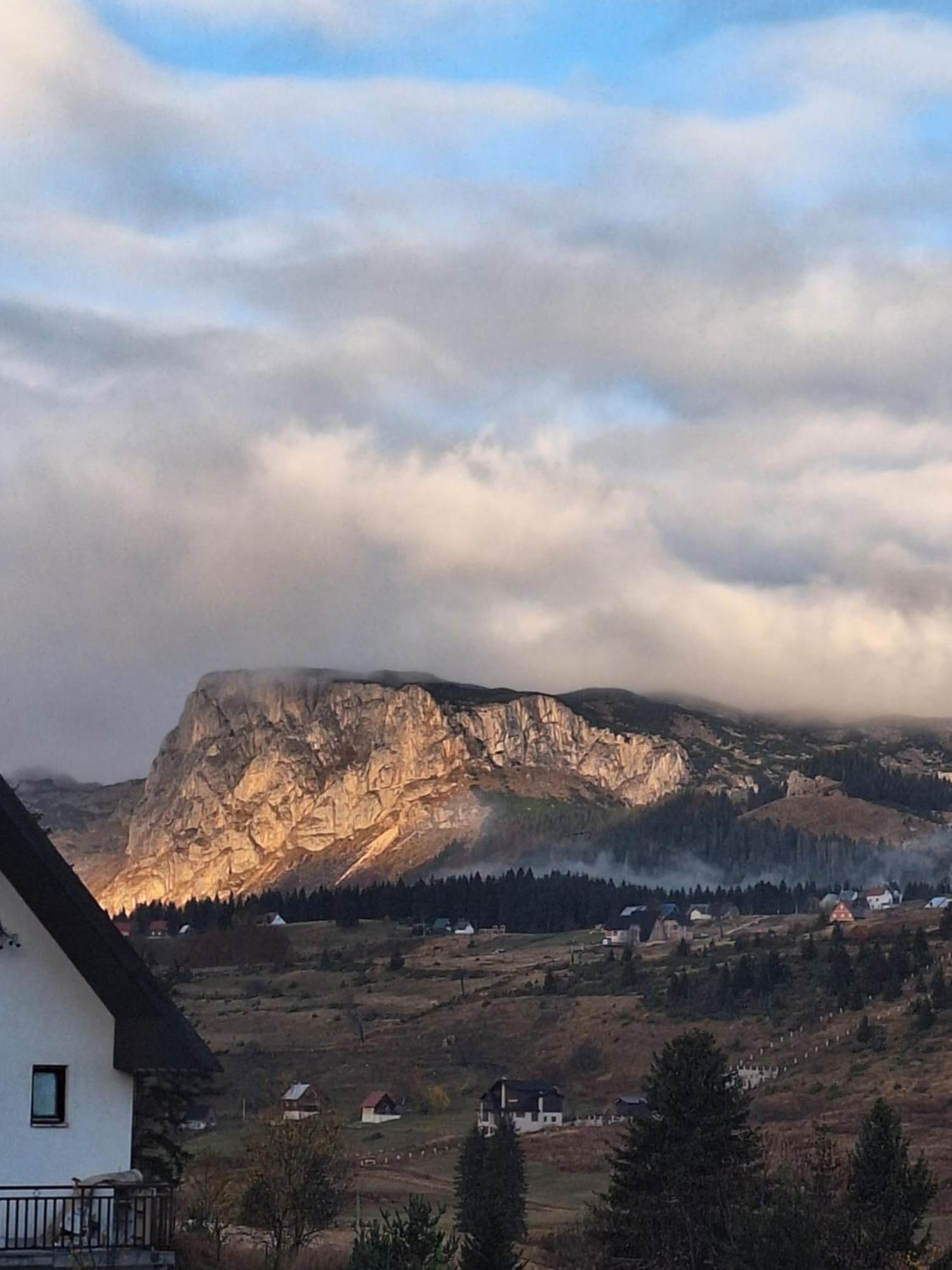 Apartman A&J Zabljak  Luaran gambar